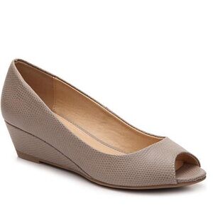 CL Chinese laundry Hartley wedge pumps